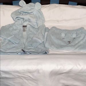 Carter’s jogging suit
